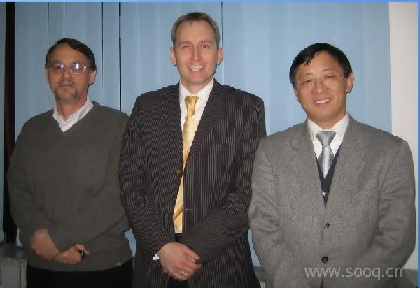 （左起）庄毕克博士：吉大德固赛总经理, Christian Bierhaus先生：吉大德固赛市场开发负责人，和李东兴博士：吉大德固赛生产总监 . Dr. John A. Thich, managing