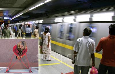 安装了梯爱琼斯电梯光幕和显示屏的印度Delhi Metro地铁工程